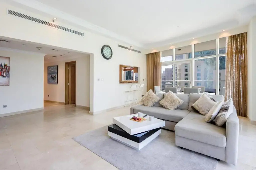 Dubai Marina 3 Bedroom Suite with Full Marina View