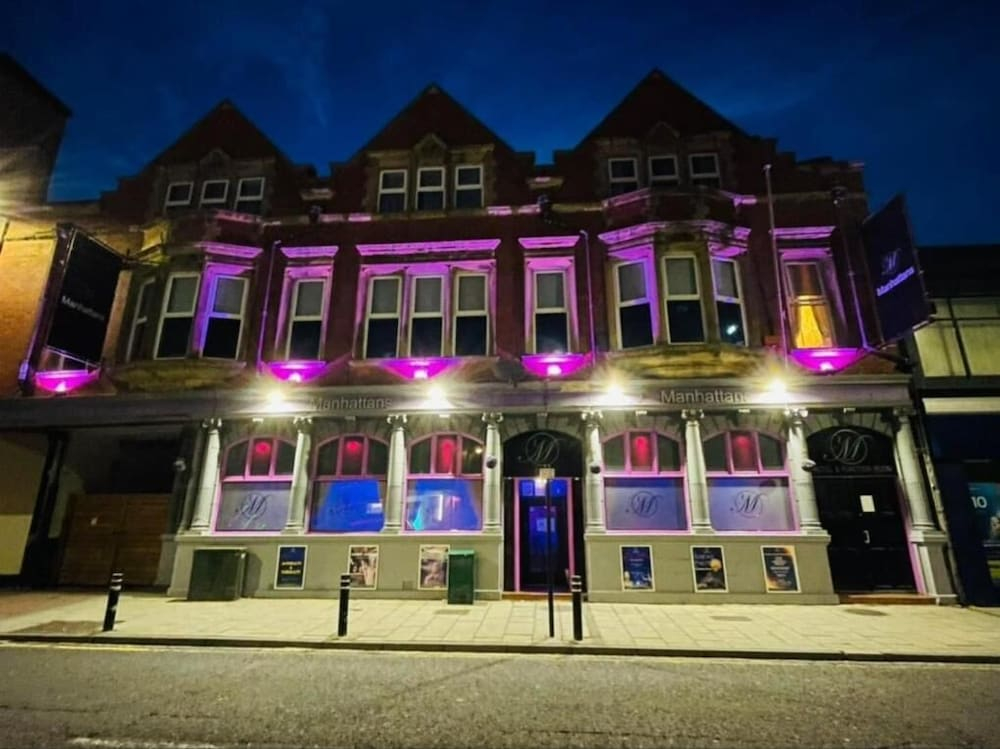 izzy hotel ltd