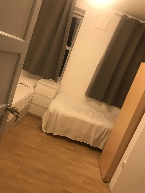 Charming 3-bed Flat in London