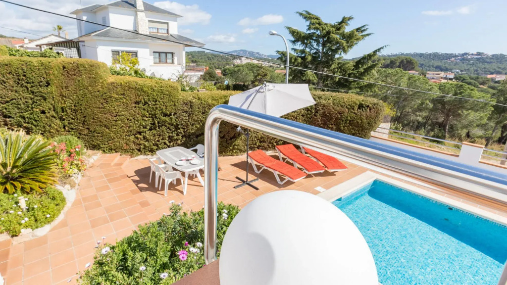 Nuri in Blanes with 5 bedrooms and 3 bathrooms