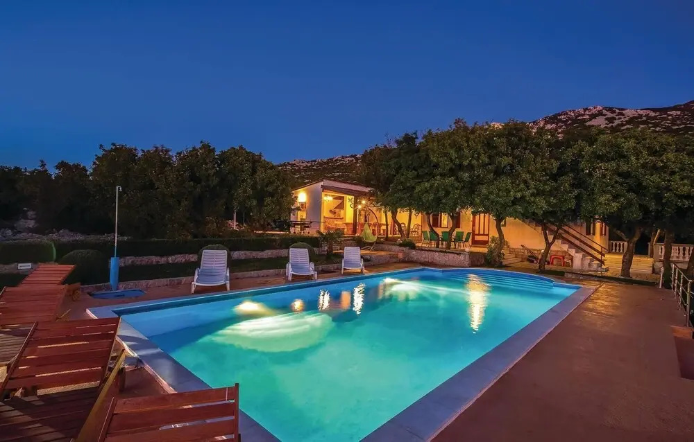 Awesome Home in Jablanac With Wifi and 6 Bedrooms