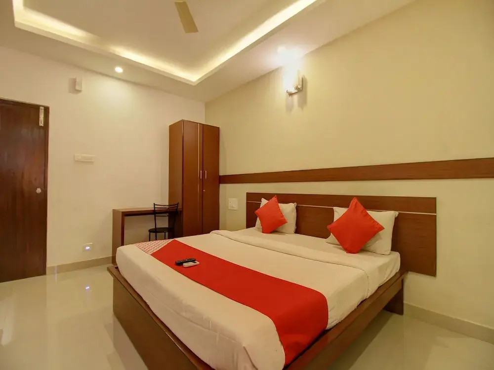 OYO 4594 Apartment Krish Inn