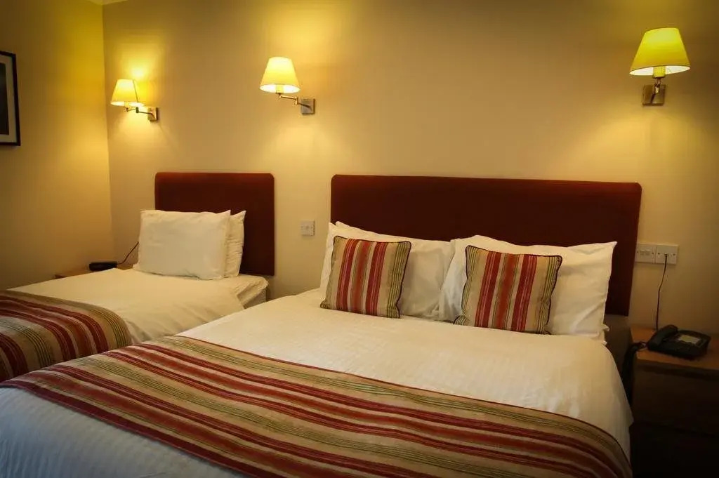 Clan Macduff Hotel