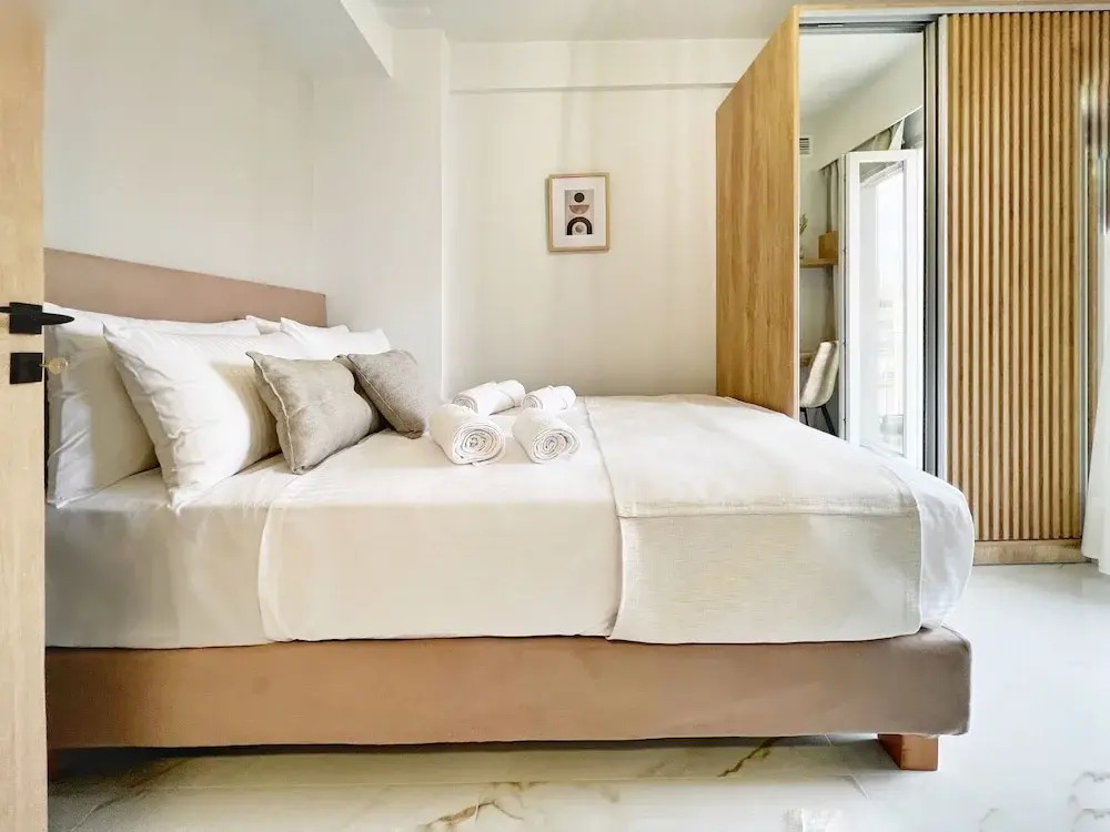 B&K ROOMS