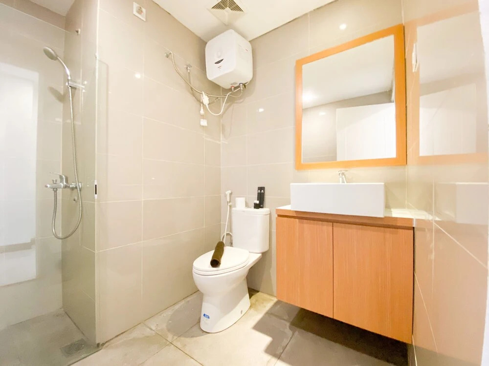 Homey And Strategic Studio (No Kitchen) At Sentraland Semarang Apartment
