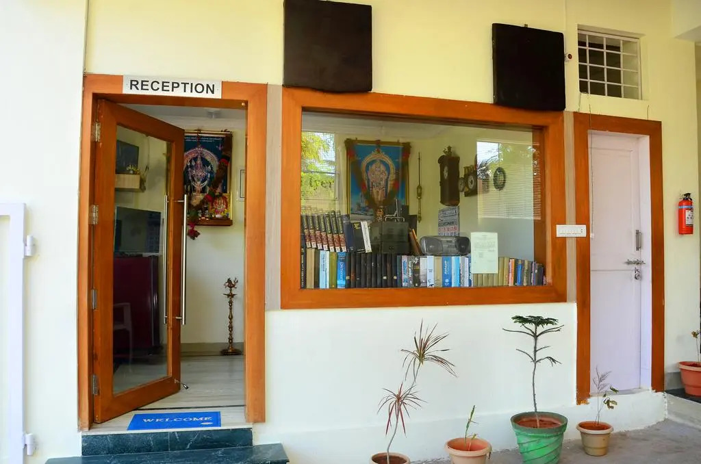 Hari Iyer Residency