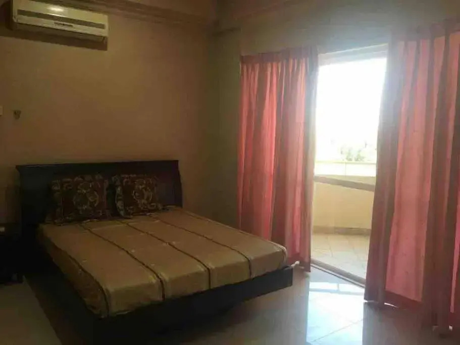 3 Bedroom Rental With Pool And Gym