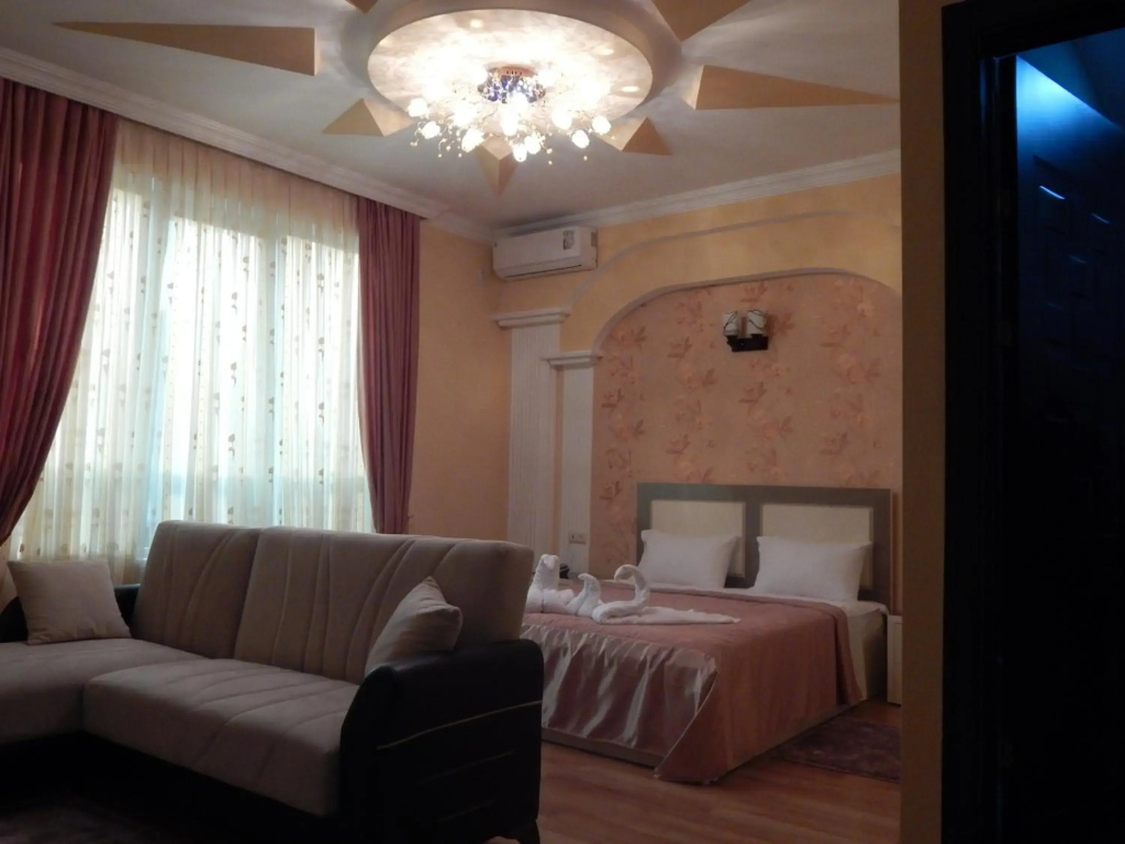Отель Lux Palace