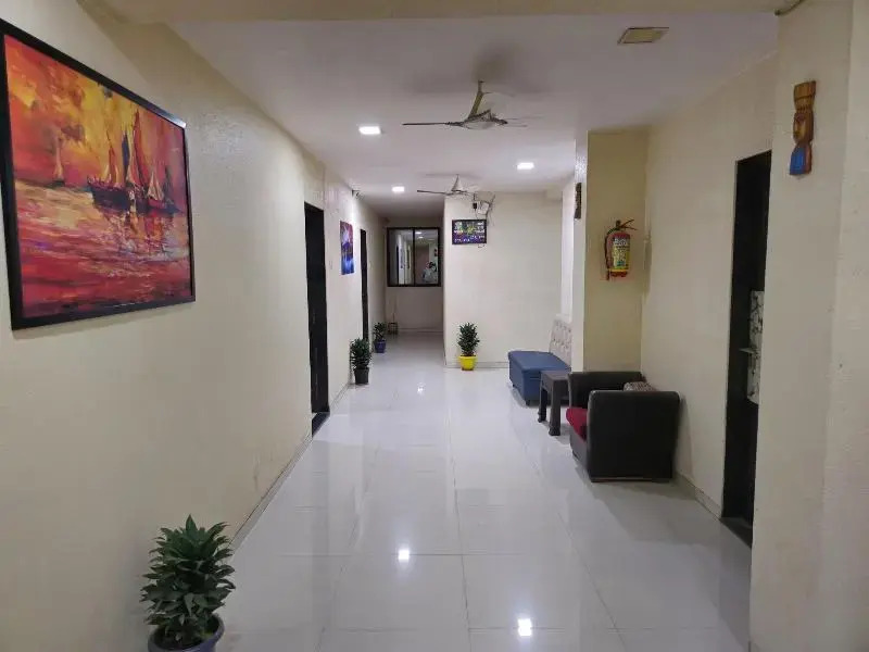 Hotel Mari Aai Residency