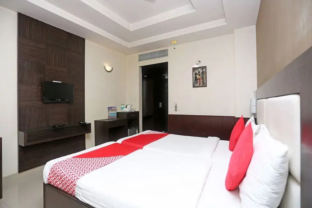 OYO 768 Hotel The Light House