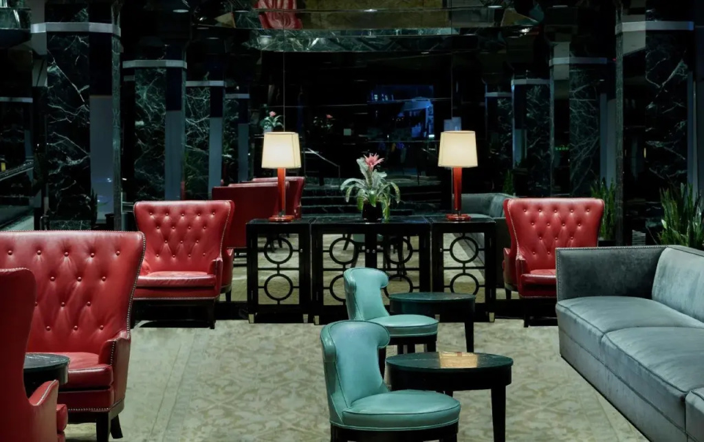 Отель Millennium Hilton New York One UN Plaza
