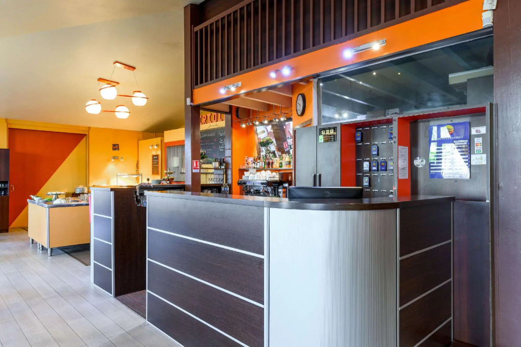 FH Confort Hotel Orléans Comet