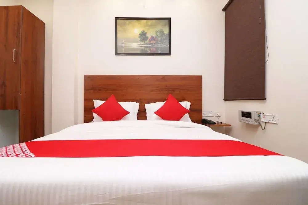 OYO 45940 Grand Imperial