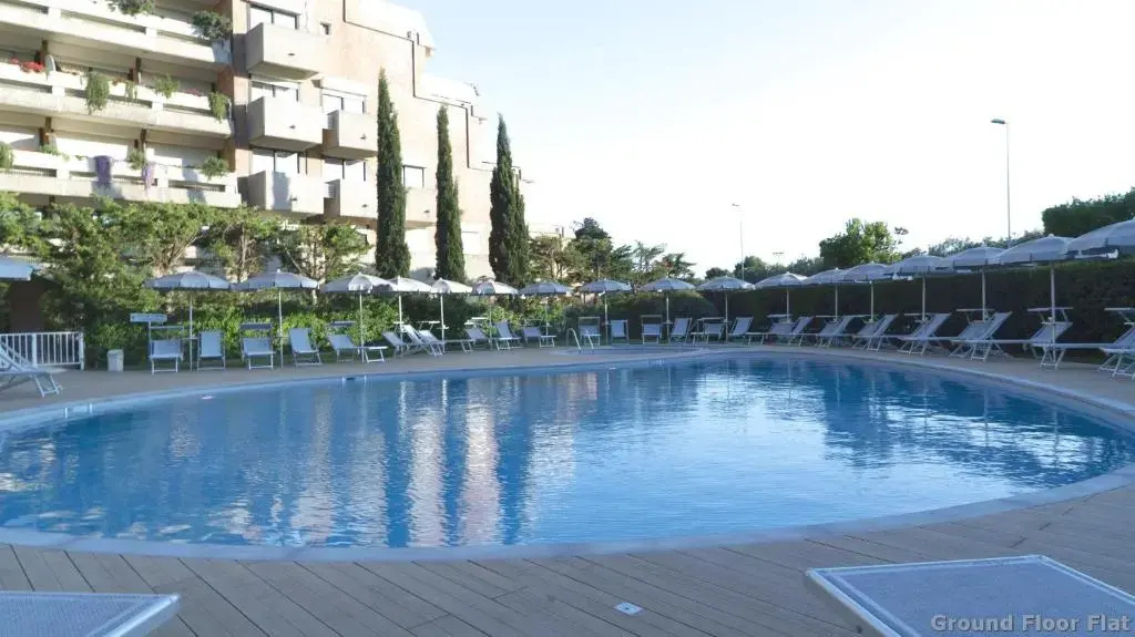 Suites Marilia Apartments Pool Side - Suite Livorno Holiday Home Group