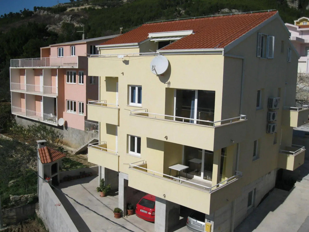 Apartments Zelic Tucepi