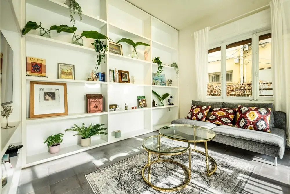 Serene Retreat with Lush Garden by Sea N Rent