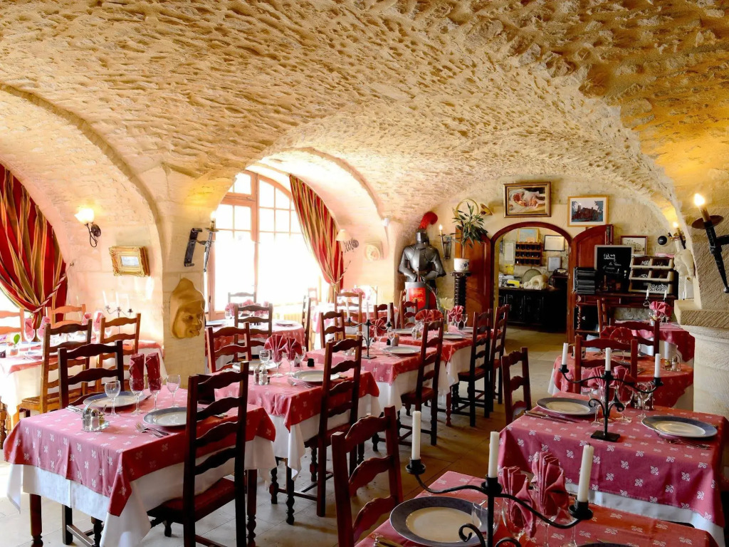 Hostellerie Saint Martin- Logis Hôtel et Restaurant