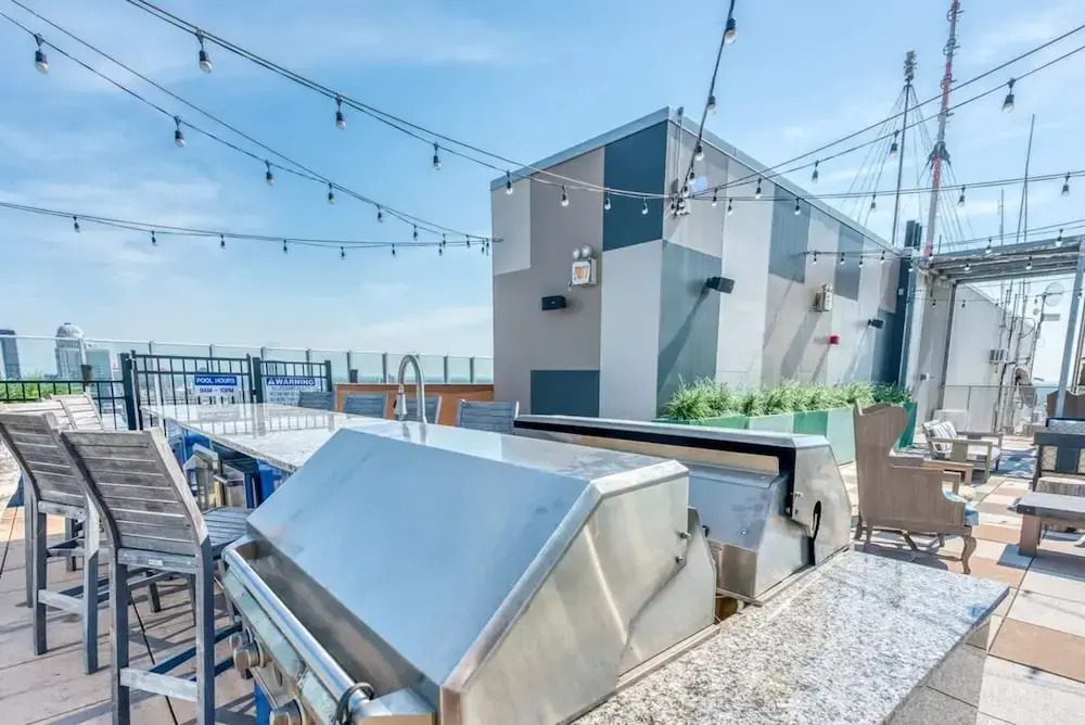 Cozysuites 800 Tower 1BR w sky Pool gym 23