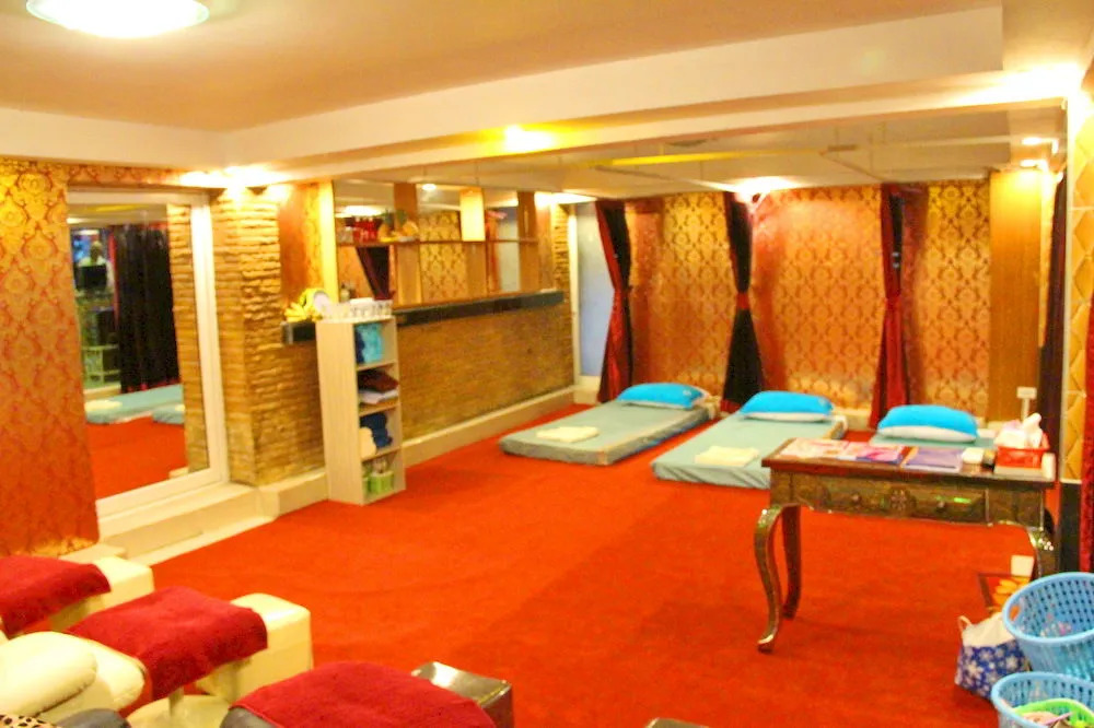 Central Place Hotel
