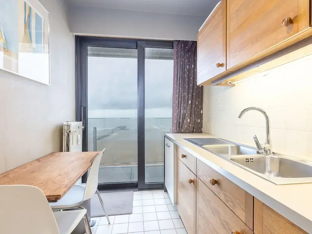 Cozy 1-Bedroom Apartment with Sea View