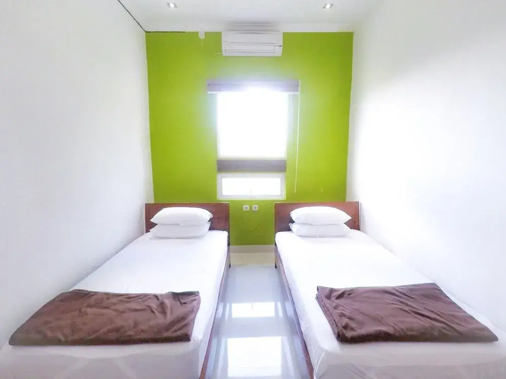 RedDoorz near Ubud Village
