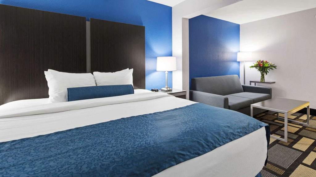 Best Western Plus Birmingham Inn & Suites