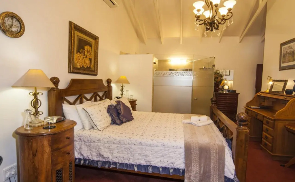 Aristo Manor