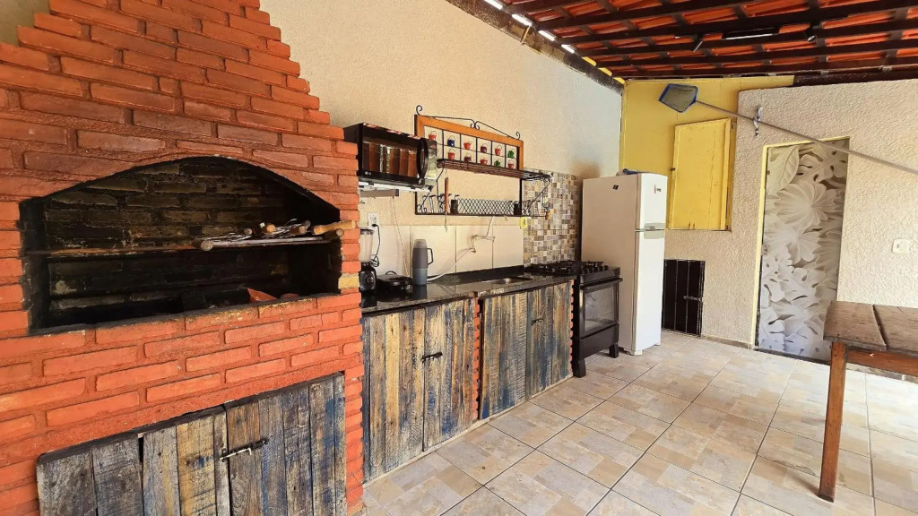 Casa Amarela com 7 quartos para 20 pessoas em Porto Seguro