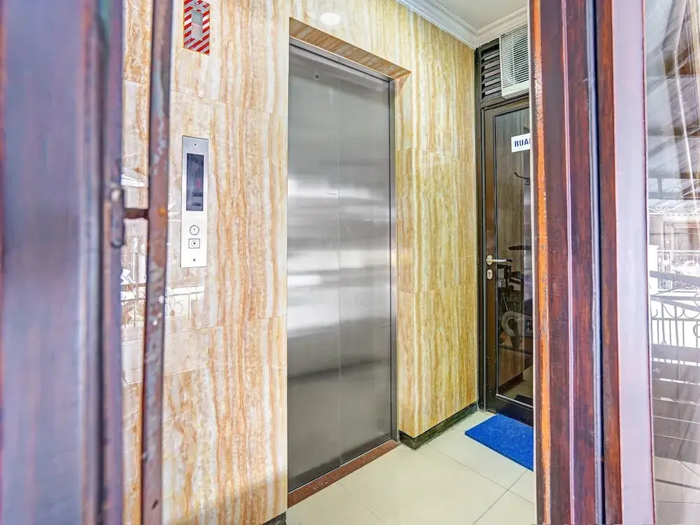 OYO Flagship 90899 Comfitel Siwalankerto