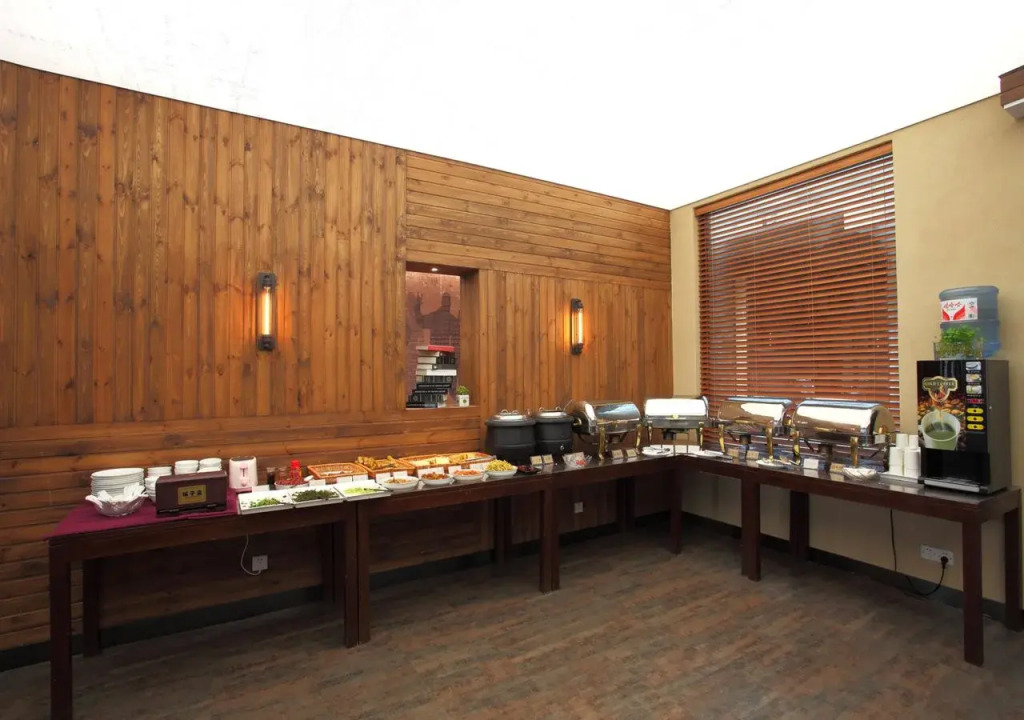 Hansen Books Music Hotel