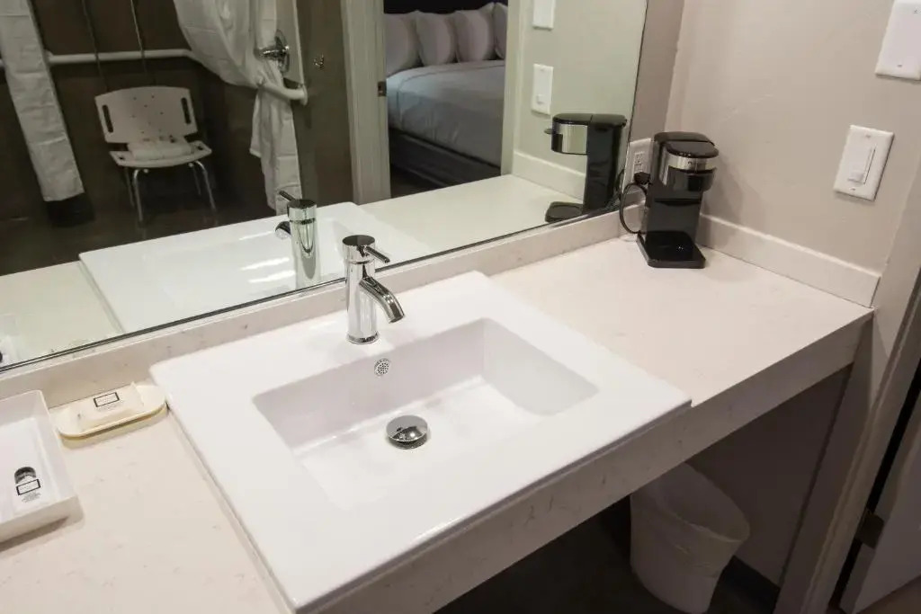 Americana Modern Hotel