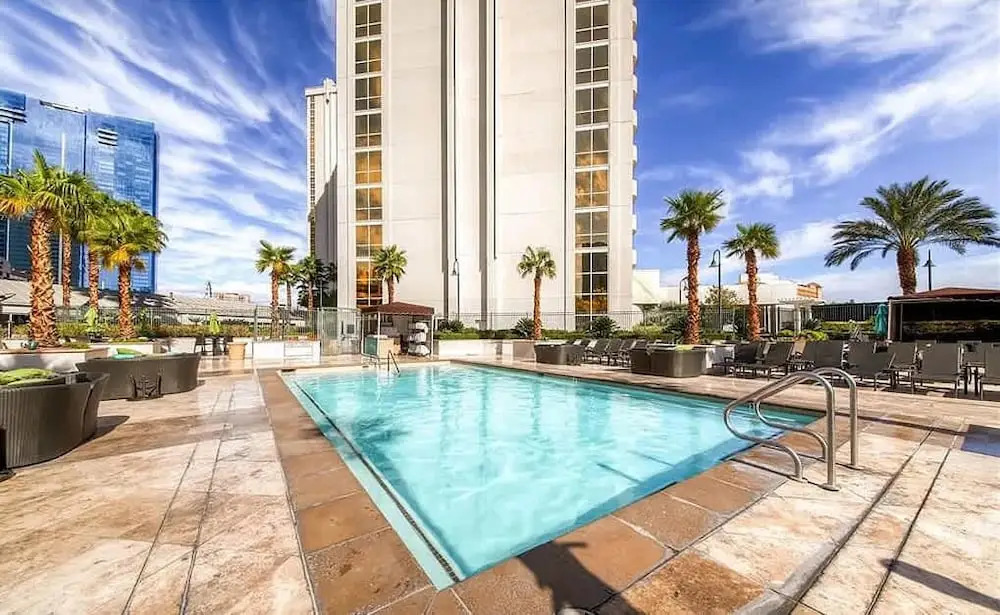 Stunning Strip View Penthouse, Balcony 37617