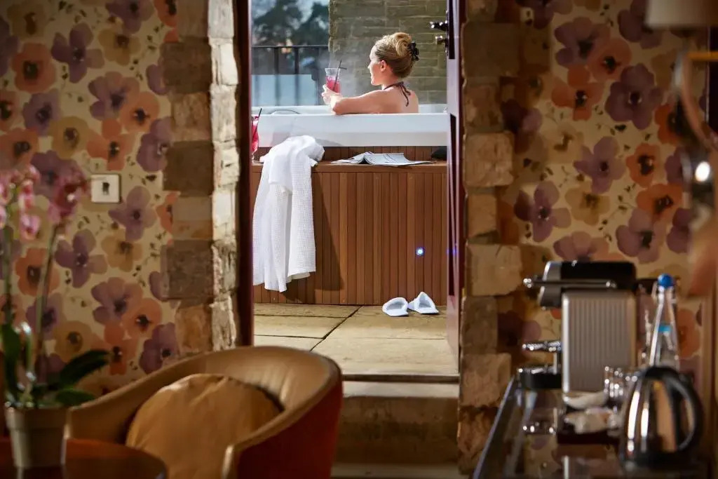 South Lodge Hotel