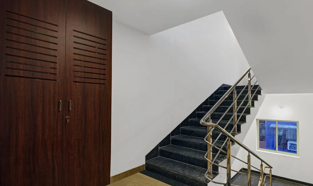 Super Townhouse SR Nagar Metro Station Hyderabad