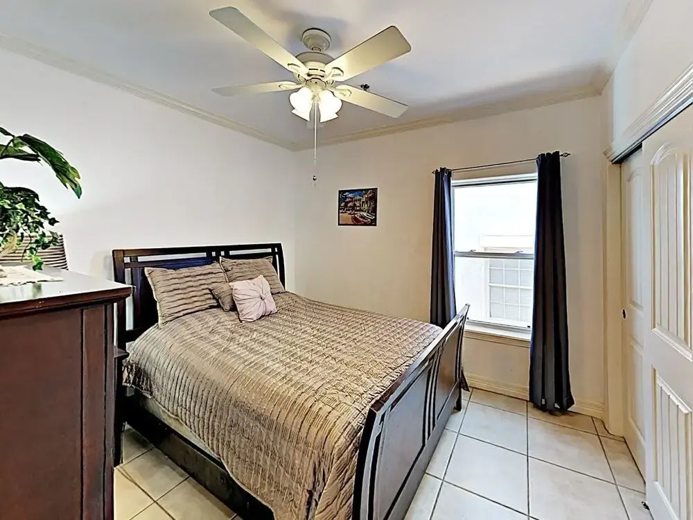 New Listing! Updated W/ Pool, Walk To Beach 2 Bedroom Condo