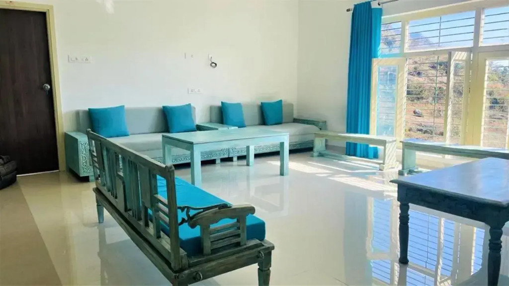 SHIKHAR BUNGLOW - A Stunning Valley View Bungalow in Mount Abu