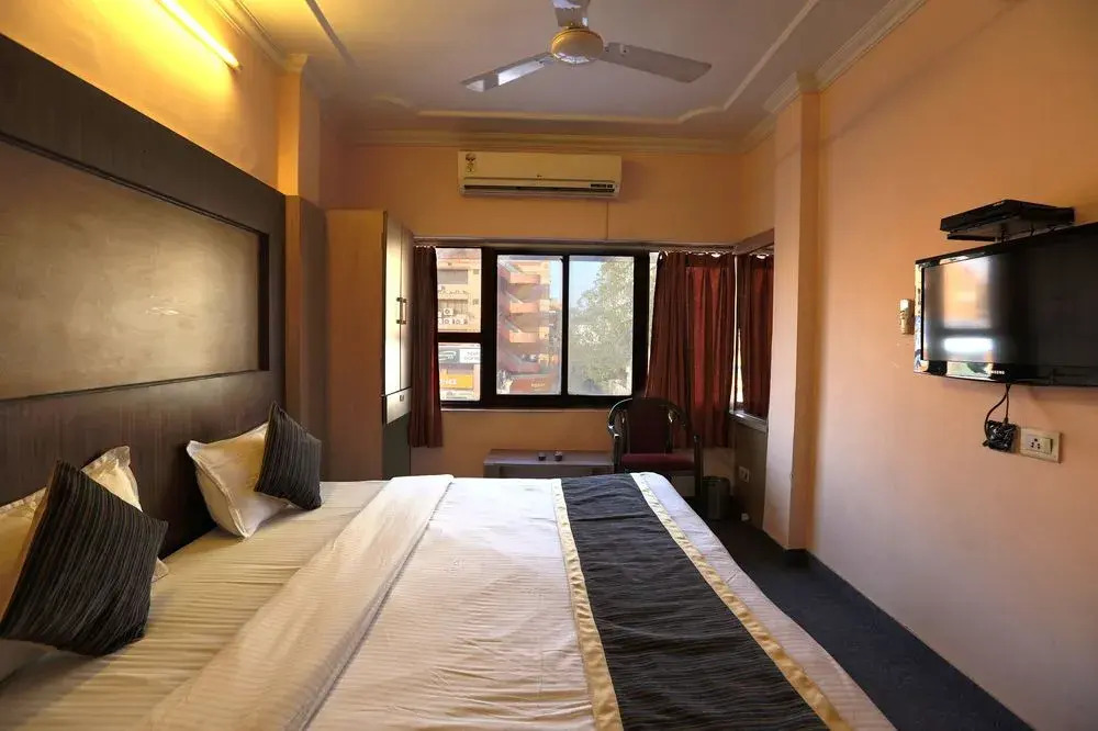 OYO 2289 Hotel Radha Palace
