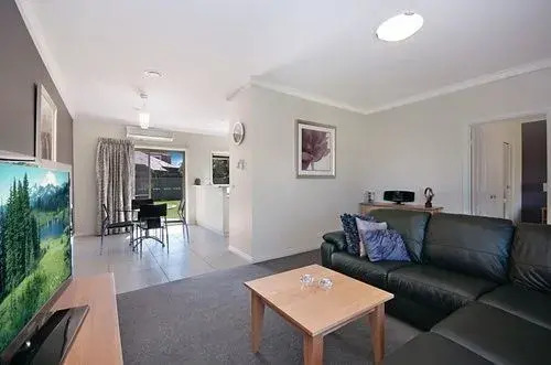 Hamilton Standard Apartment