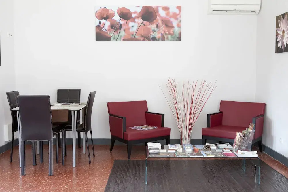 Le Mas De Valrugues Hotel
