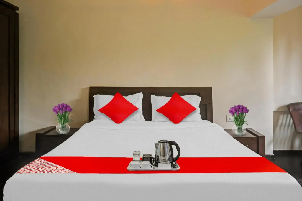 OYO 88551 Hotel Mira Residency