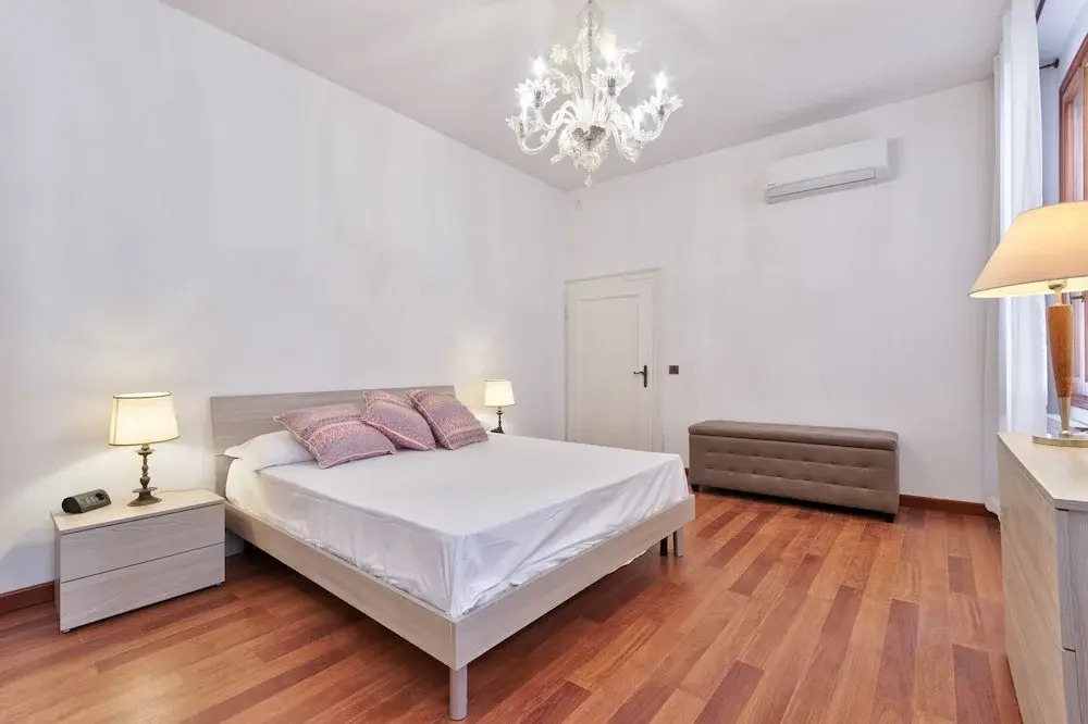 Tolentini Canal View Apartment