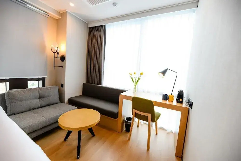 Golden Tulip Haeundae Hotel & Suite