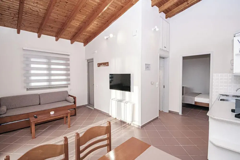 Terra Hélios Suites & Studios