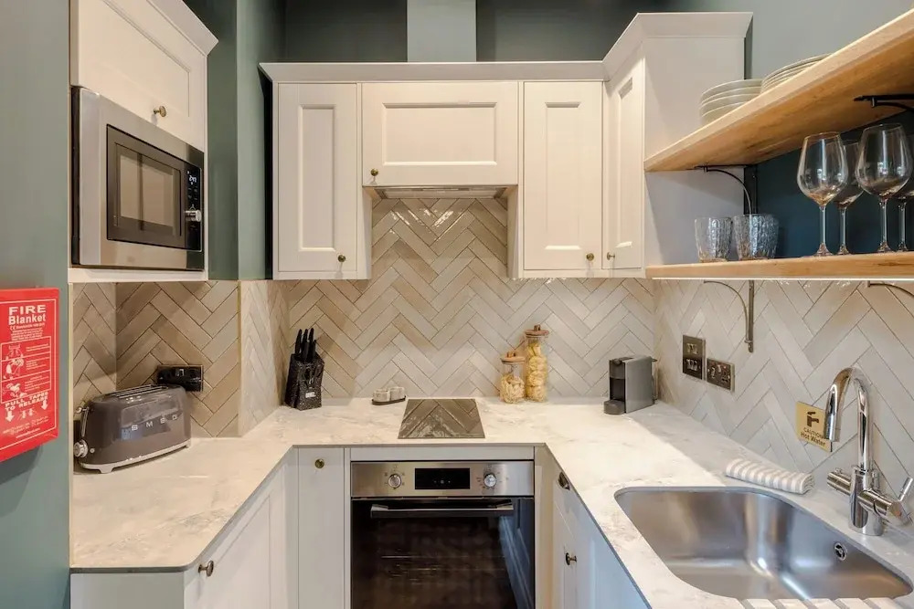 Tyndalls Park - Your Apartment