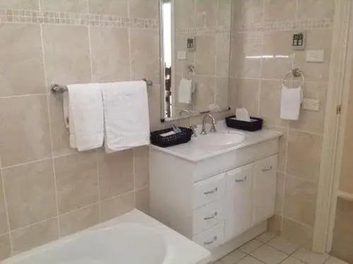 Breakaway Apartments
