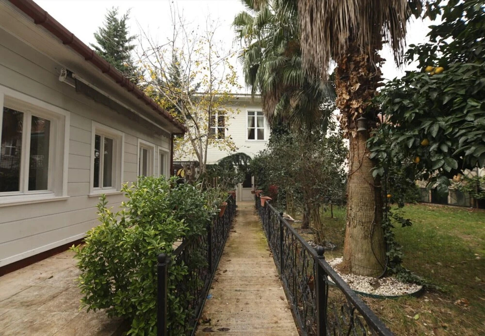 Luxury Pavilion with Bosphorus View in Beylerbeyi