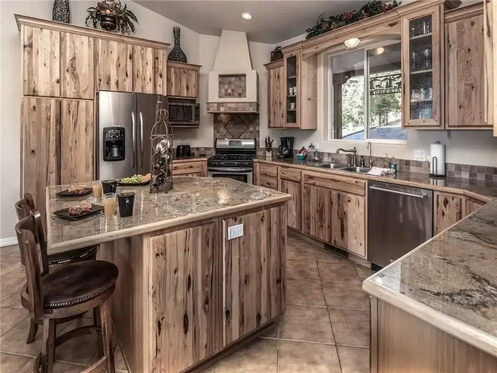 Casa Bien - Three Bedroom Cabin with Hot Tub