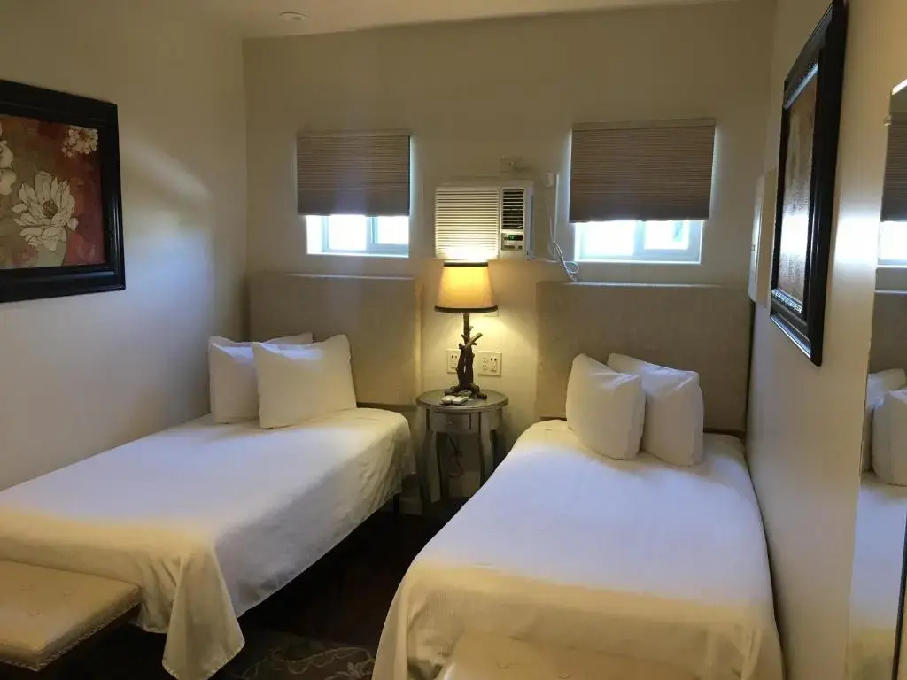 Iron Horse Inn