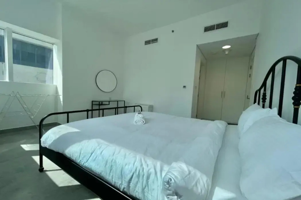 Spacious Furnished Apartment in Palette Tower in Tourist Club Area