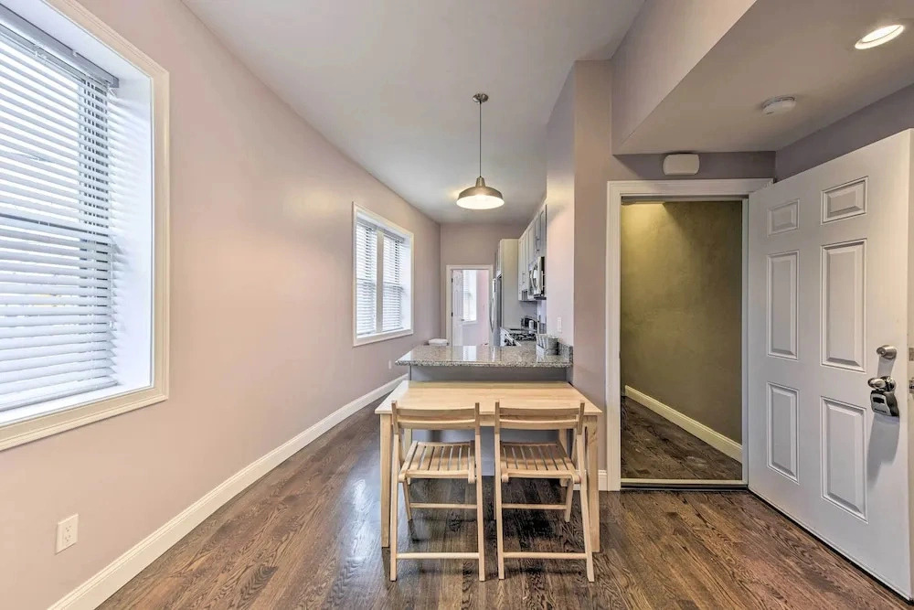 Boston Apartment < 10 Mi to Top Universities